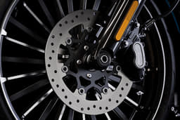 Harley Davidson Breakout Color Black, Silver