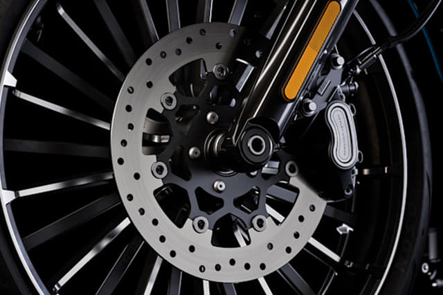 Color Black, Silver Image - 34722