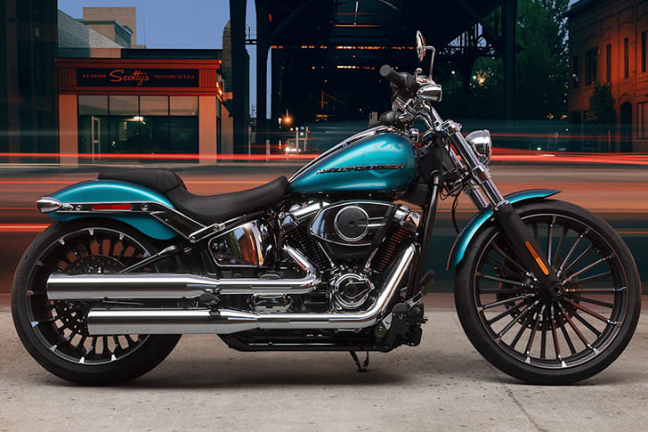 Harley Davidson Breakout Mileage 17.8 kpl – Breakout Petrol