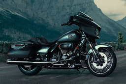Harley Davidson Cvo Street Glide Front Right Three Quarter Harley Davidson Cvo Street Glide Front Right Three Quarter