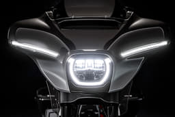 Harley Davidson Cvo Street Glide Front View Harley Davidson Cvo Street Glide Front View