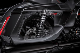 Harley Davidson Cvo Street Glide Color Black, Red