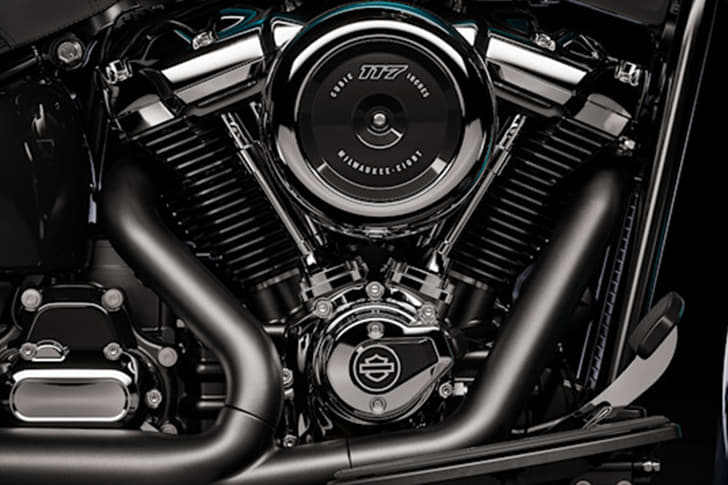 Harley Davidson Heritage Classic Color Black, Chrome Harley Davidson Heritage Classic Color Black, Chrome