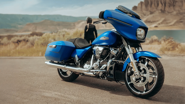Harley Davidson Street Glide Special Front Right Three Quarter