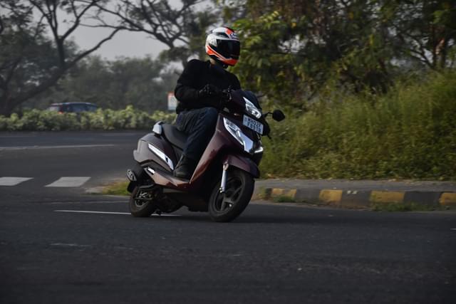 Front Right Three Quarter Image - 24138