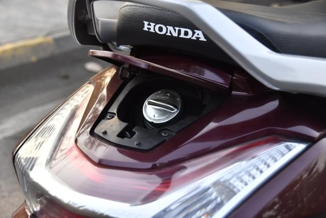 Closed Fuel Lid Image - 24323