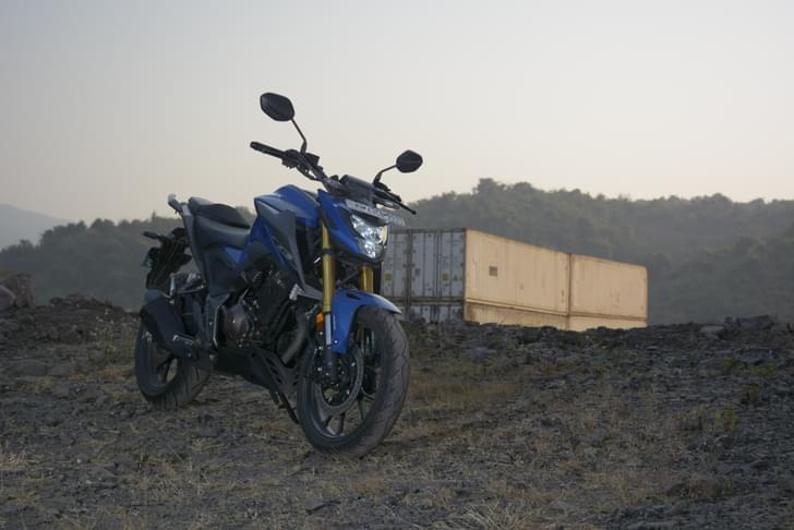 Honda Bikes CB300F Images
