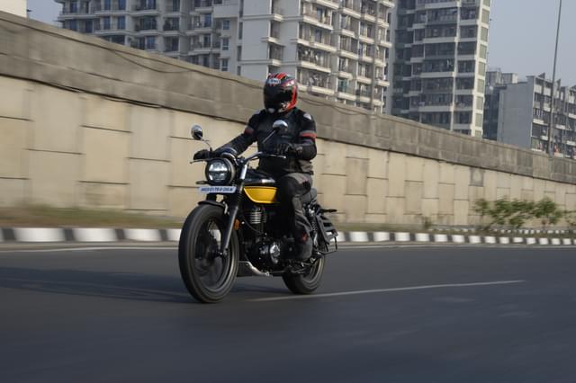 Front Right Three Quarter Image - 24277