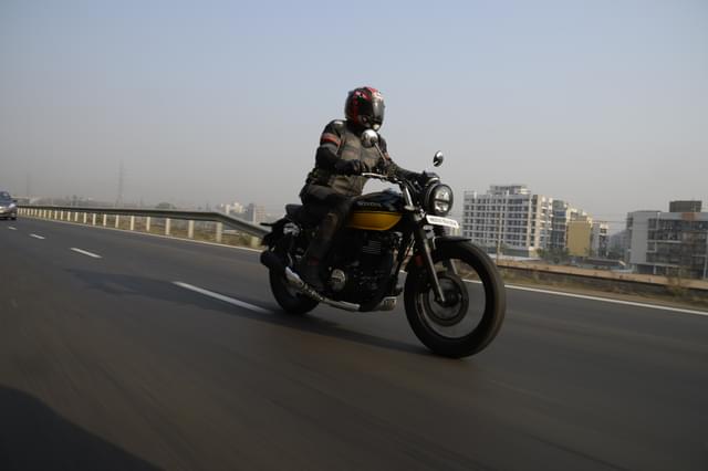 Front Left Three Quarter Image - 24284