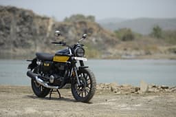 Honda Bikes Cb350rs Front Right Three Quarter