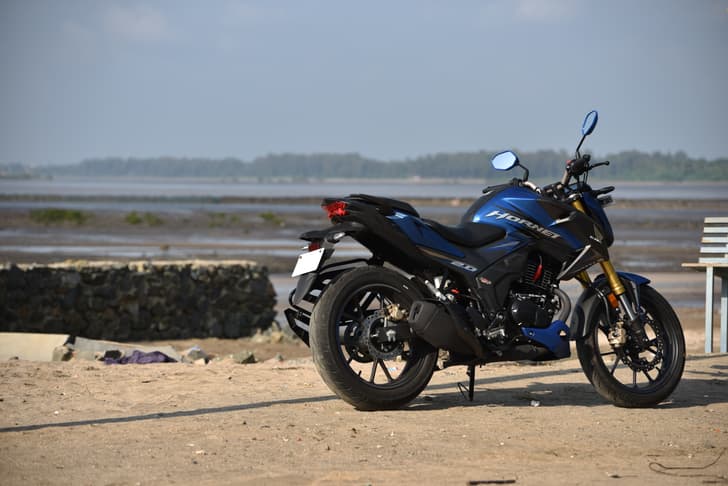 Honda Bikes Hornet 2.0 Front Right Three Quarter