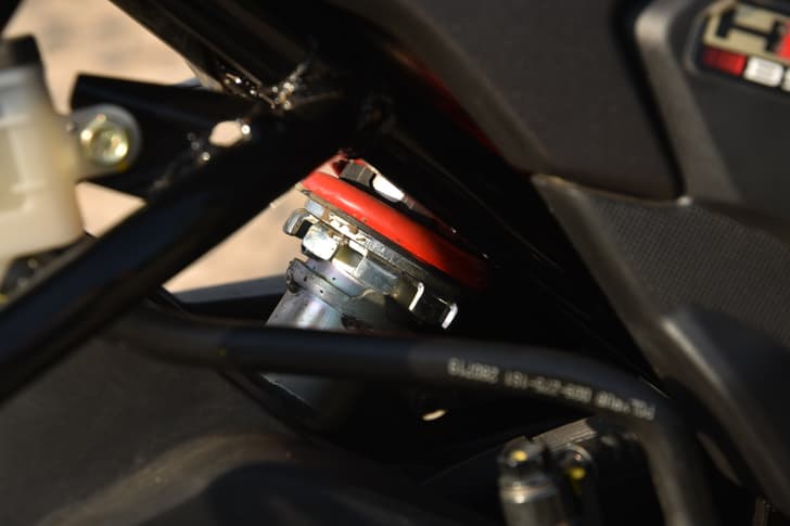 Honda Bikes Hornet 2.0 Color Red