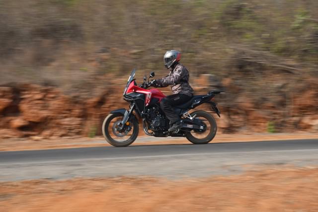 Front Right Three Quarter Image - 24582