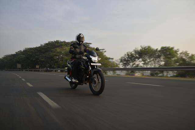 Front Left Three Quarter Image - 24162