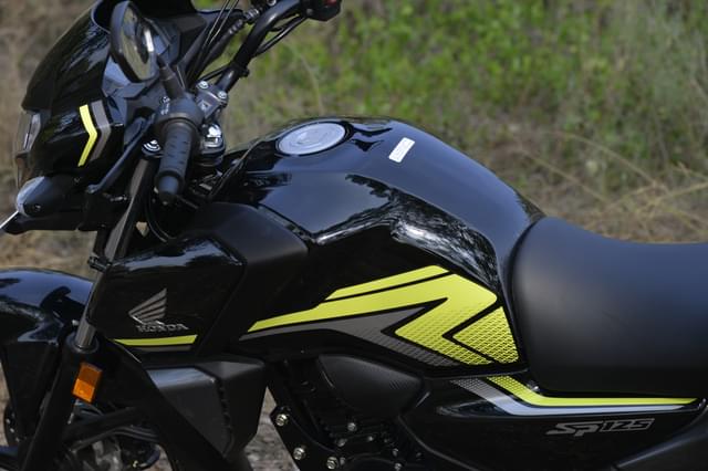 Closed Fuel Lid Image - 24185