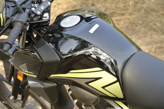 Closed Fuel Lid Image - 24221