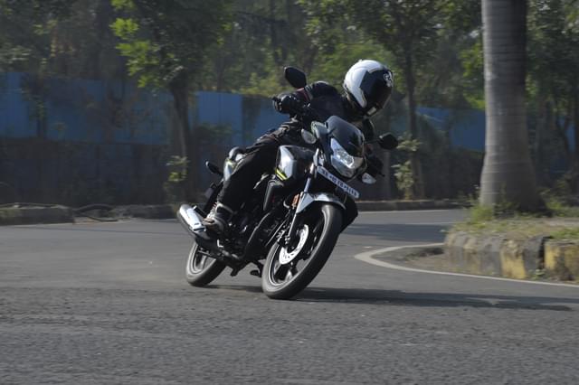 Front Left Three Quarter Image - 24238