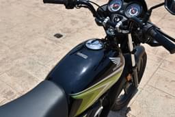 Honda Bikes Shine 100 Front Left Three Quarter