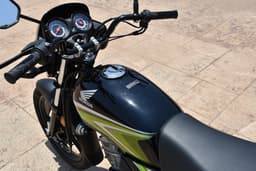 Honda Bikes Shine 100 Closed Fuel Lid