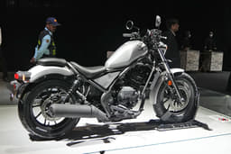 Honda Rebel 300 Front Left Three Quarter
