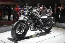 Honda Rebel 300 Front Right Three Quarter