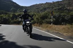 Husqvarna Svartpilen 401 Front Right Three Quarter