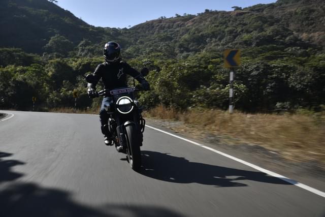 Front Right Three Quarter Image - 24727