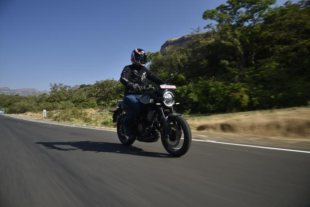 Front Left Three Quarter Image - 24737