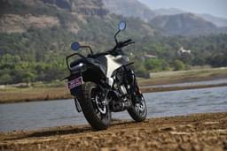 Husqvarna Svartpilen 401 Front Right Three Quarter