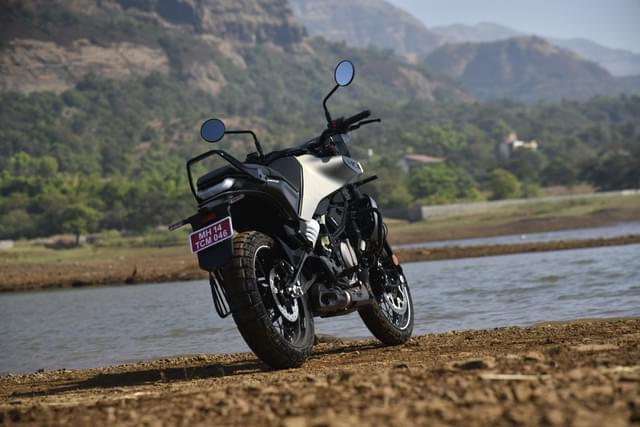 Front Right Three Quarter Image - 24750