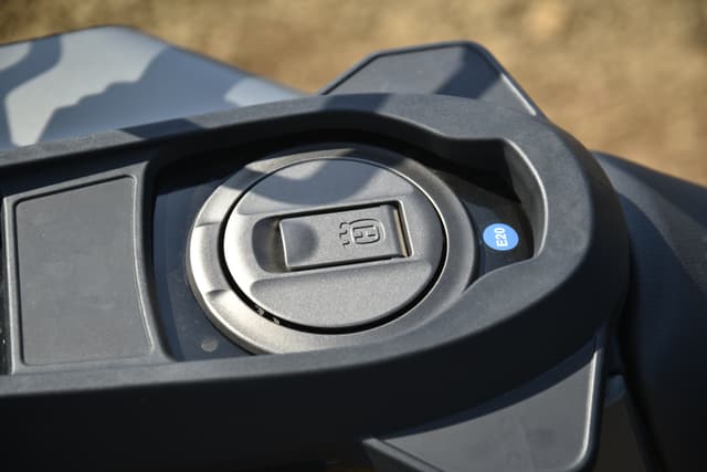 Closed Fuel Lid Image - 24859