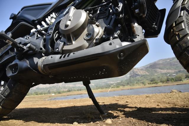 Engine Shot Right Image - 24924