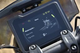 Husqvarna Svartpilen 401 Low Oil Indicator