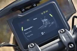 Husqvarna Svartpilen 401 Low Oil Indicator