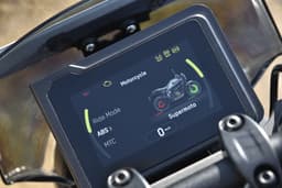 Husqvarna Svartpilen 401 Touchscreen