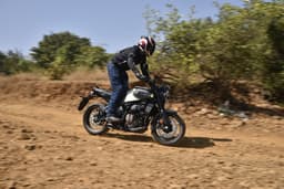 Husqvarna Svartpilen 401 Front Left Three Quarter