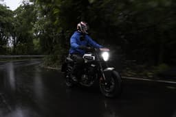 Husqvarna Vitpilen 250 Front Left Three Quarter