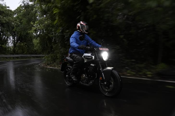 Husqvarna Vitpilen 250 Front Left Three Quarter