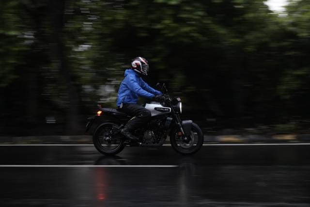 Front Right Three Quarter Image - 24766