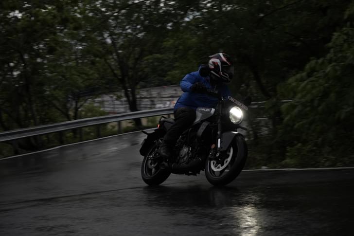 Husqvarna Vitpilen 250 Front Left Three Quarter