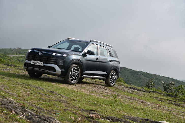 Hyundai Alcazar Front Left Three Quarter