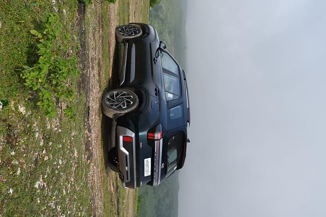 Rear View Image - 5904