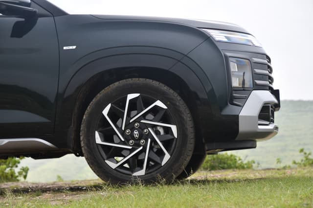 Alloy Wheels Image - 5919