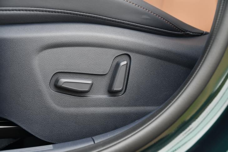 Hyundai Alcazar Door Controls