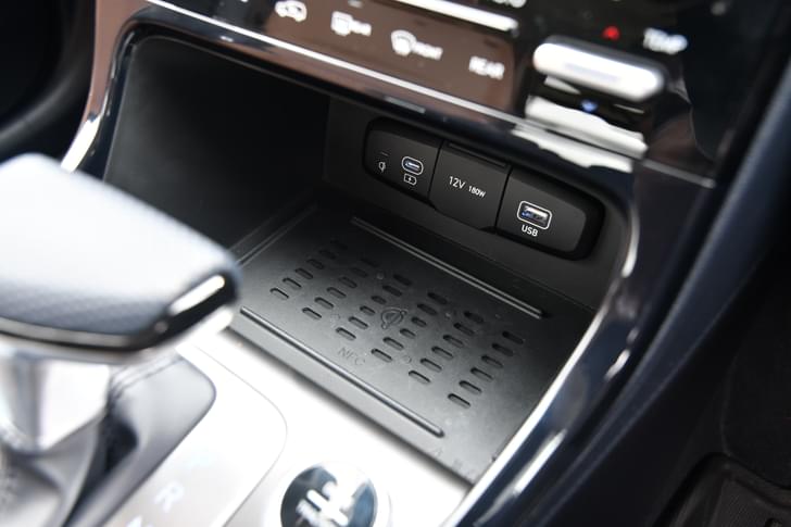 Hyundai Alcazar 12V Front Power Outlet