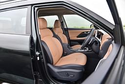 Hyundai Alcazar Front Row Seats