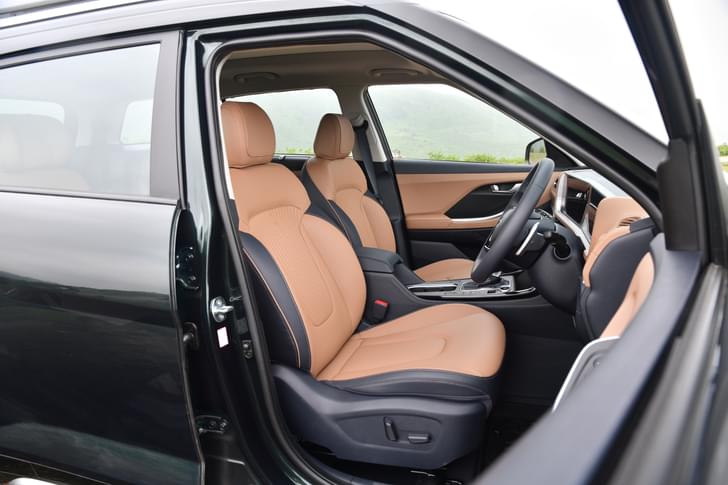 Hyundai Alcazar Front Row Seats