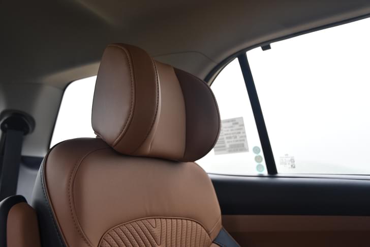 Hyundai Alcazar Front Row Seats