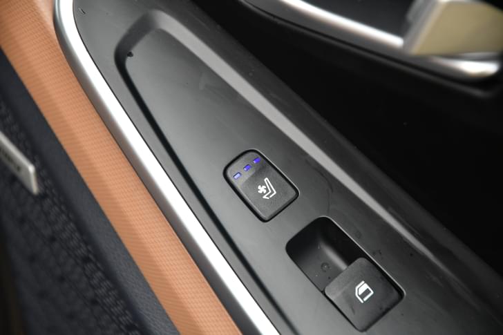 Hyundai Alcazar Door Controls