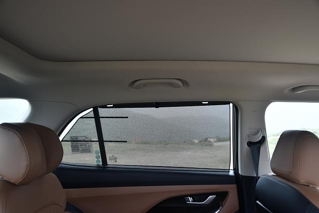 Rear Quarter Glass Image - 5965